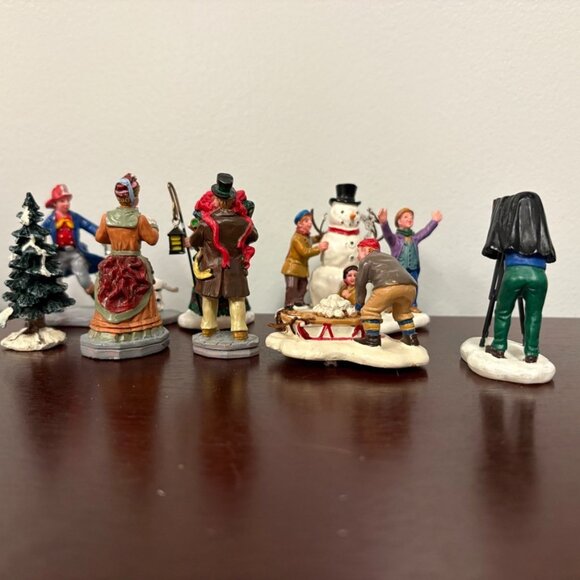 Lot Of Lemax Christmas Village Figures Accessories Good Condition (as is) - Picture 10 of 13